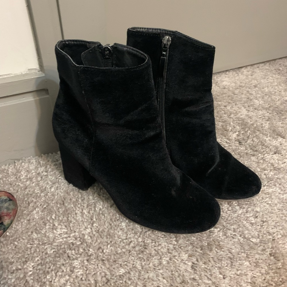 Black booties “Monique” brand